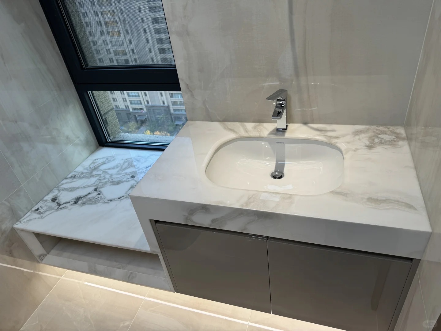 Sự quyến rũ của mặt bàn đá tự nhiên